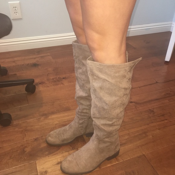 Boots - Picture 2 of 3